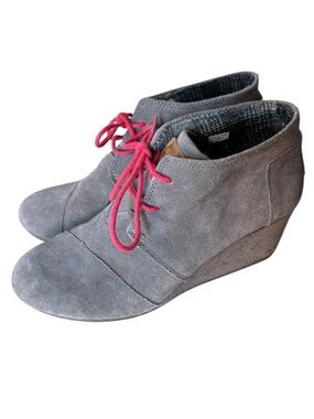 TOMS Gunmetal Grey Kala Ankle Booties Wedge Suede Pink Lace Up Boho Size 9.5